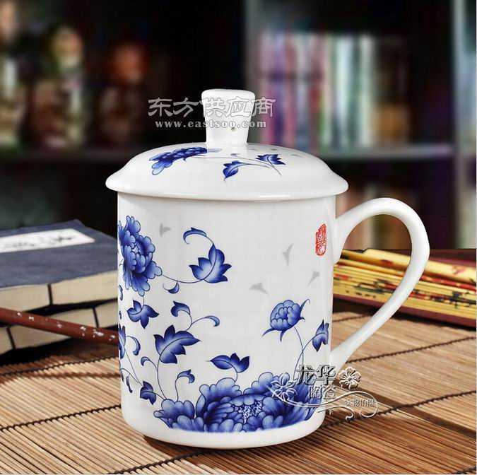 校庆礼品精选 陶瓷茶杯的纪念价值与厂家选择